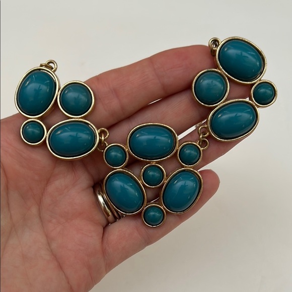 Elegant Gold and Blue Statement Necklace - Picture 4 of 6